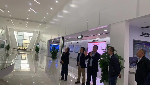 e145a7ab242109ebb222c7a59a2163f4_